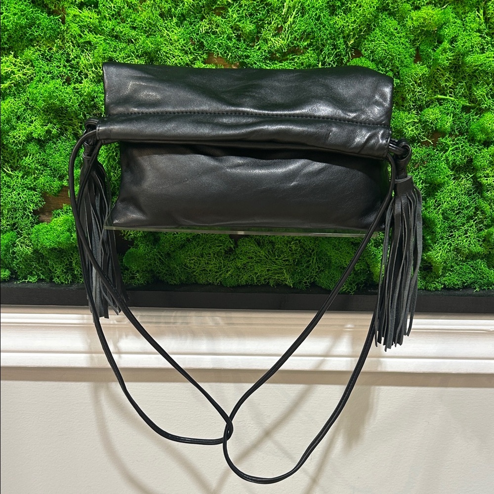 🇨🇦  Sondra Roberts  Crossbody with Fringe